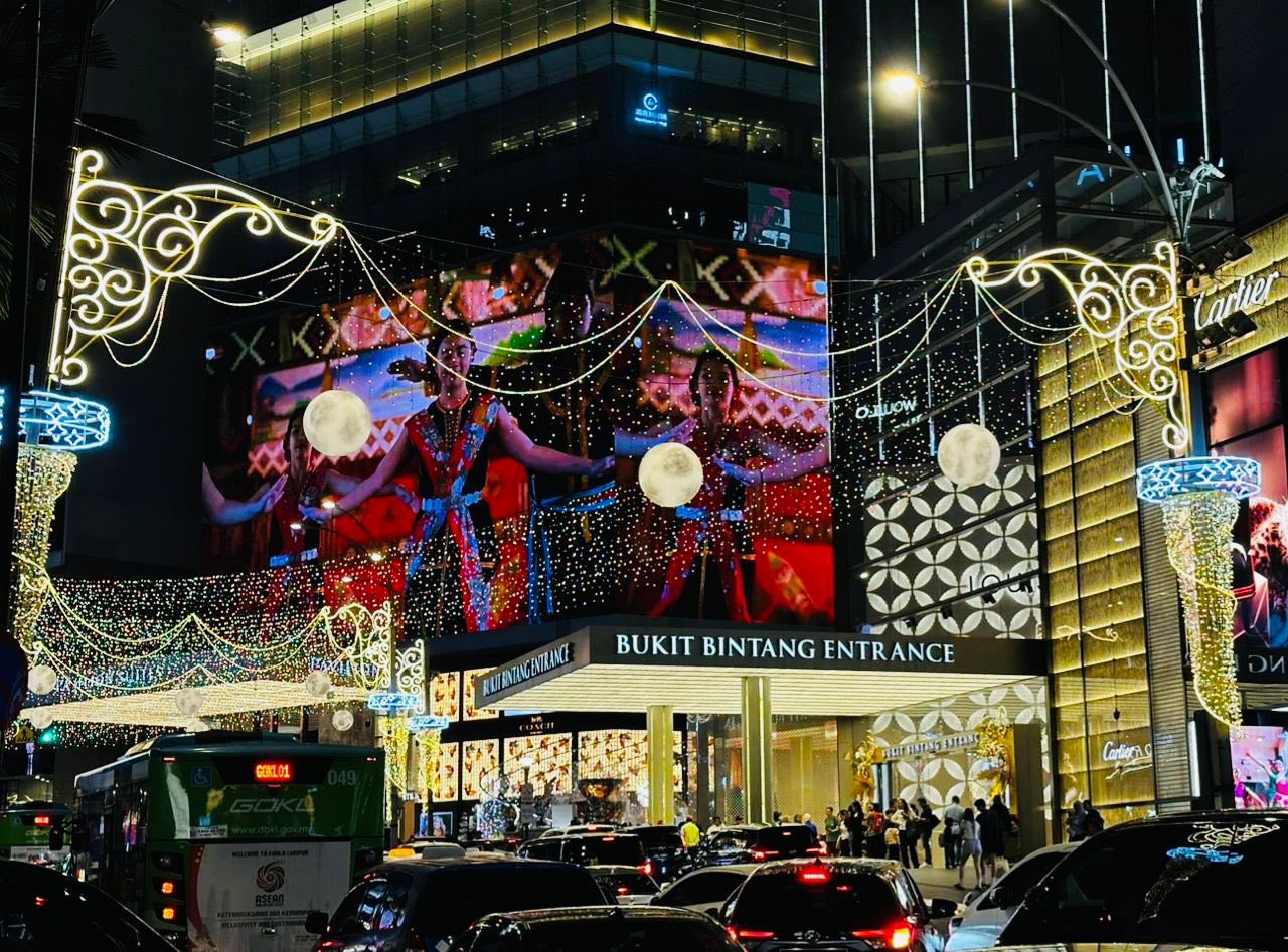 1 月 3 日亮灯迎旅游年 安华主持开幕杨紫琼现身助阵 – 988